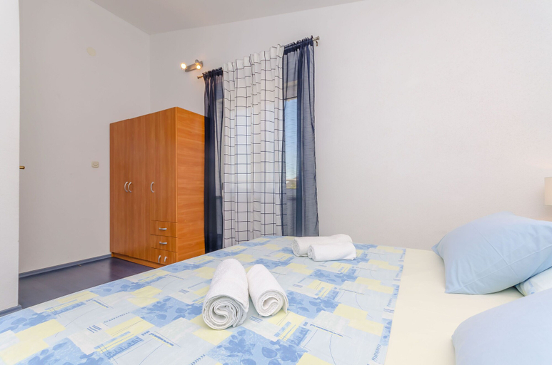 Bedroom 4, Apartments Zdenka, Okrug