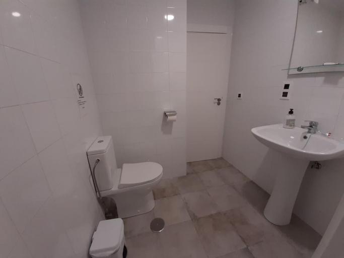 Bathroom 4, Village Ayamonte Rooms, Huelva