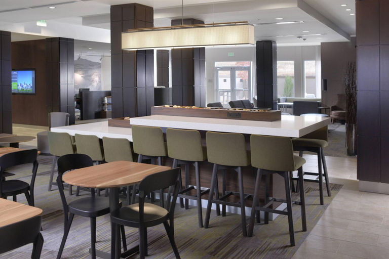 Food & Drinks 5, Courtyard Denver Southwest/Littleton, Douglas