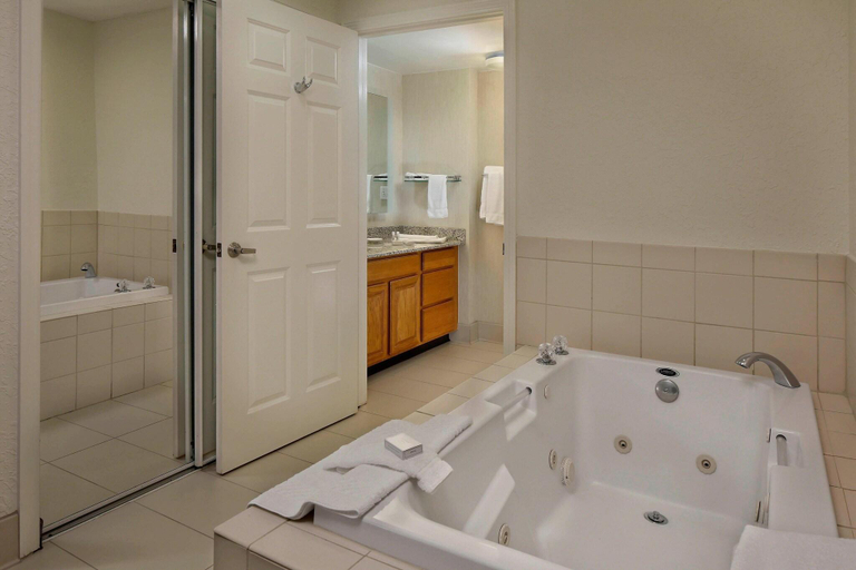 Bathroom 4, Residence Inn Marriott Danbury, Fairfield