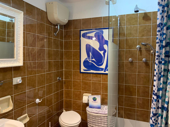 Bedroom 3, La Rosa Volante by Holiday World, Genova