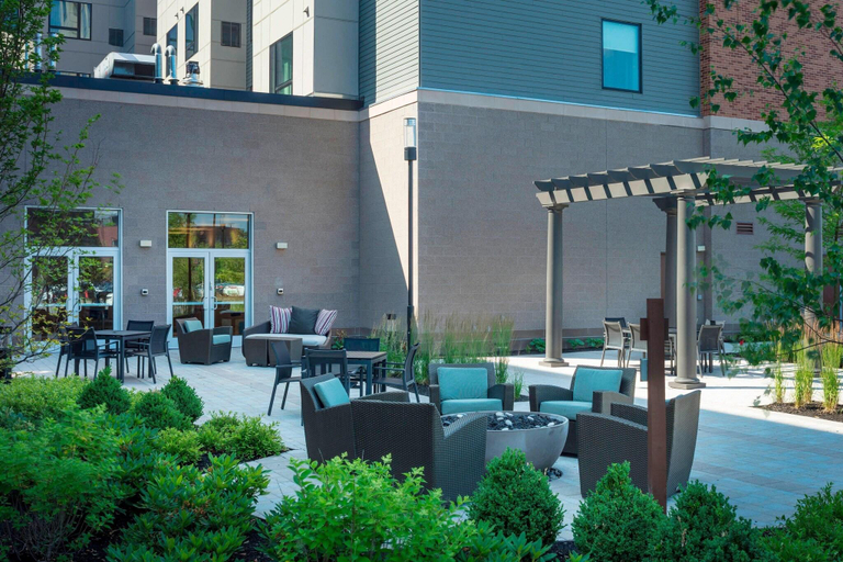 Food & Drinks 5, Residence Inn Boston Burlington, Middlesex