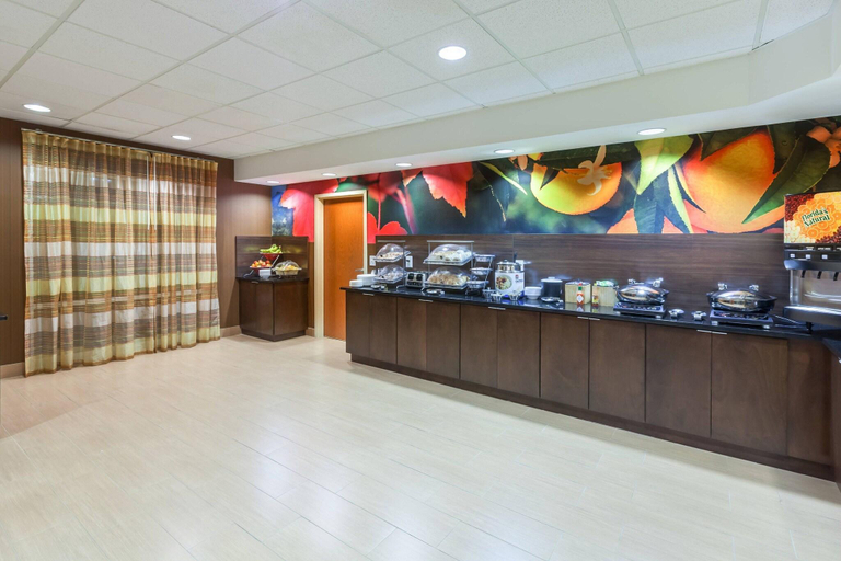 Food & Drinks 5, Fairfield Inn & Suites Bentonville Rogers, Benton