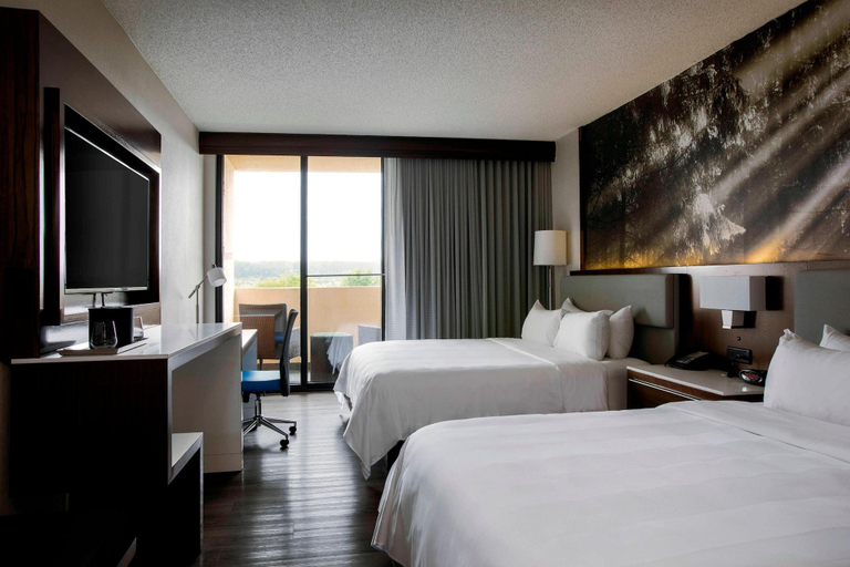 Bedroom 4, Greensboro High Point Marriott Airport, Guilford