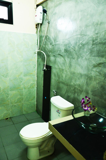 Bathroom 3, Lanta Complex, Ko Lanta