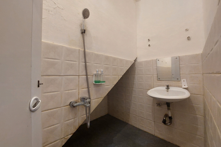 Bathroom 9
