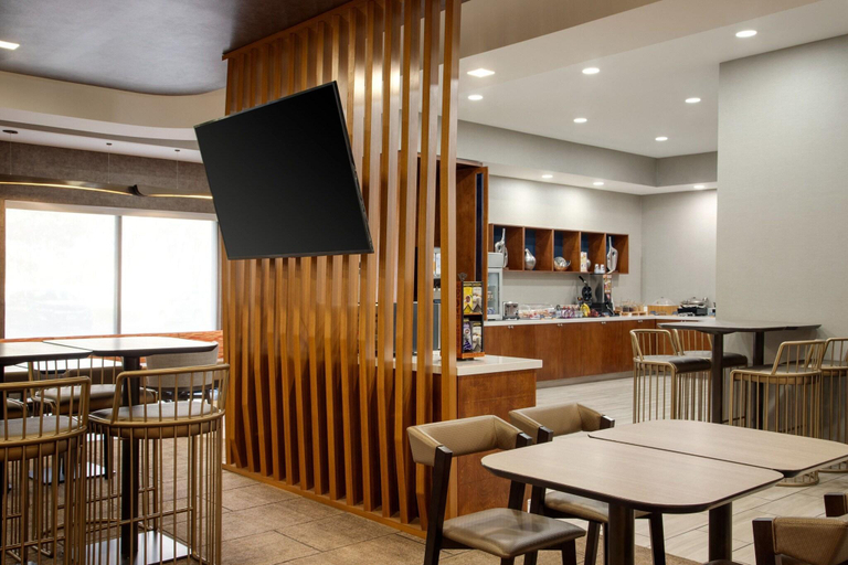 Food & Drinks 5, SpringHill Suites Tulsa, Tulsa