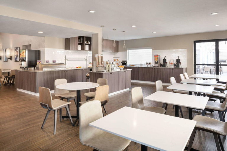 Food & Drinks 5, Residence Inn Long Beach, Los Angeles