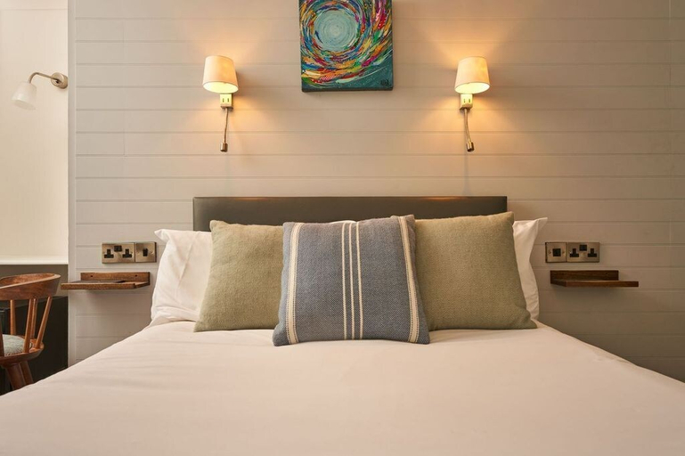 Bedroom 3, The Port William, Cornwall