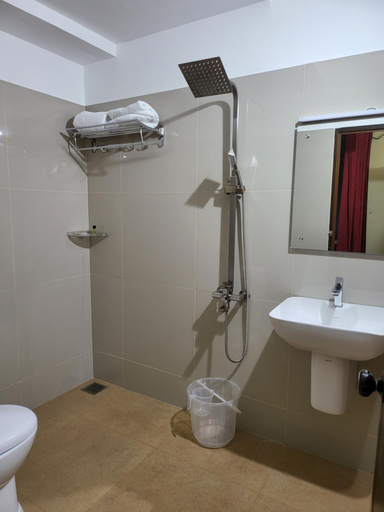 Bathroom 4, BLUEWAY RESIDENCY BUSINESS BOUTIQUE HOTEL, Thiruvananthapuram