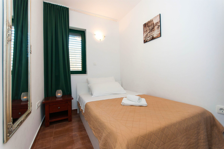 Bedroom 3, Apartments Sanja, Okrug
