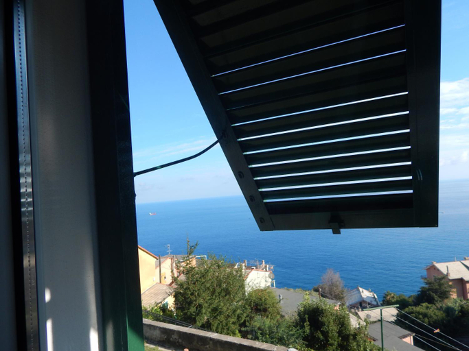 Others 5, LE GIUE, Genova