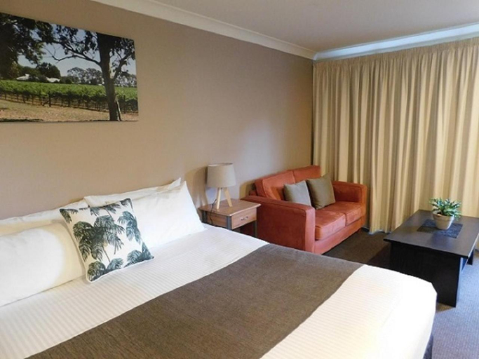 Others 5, Alexander Cameron Suites, Wattle Range - East