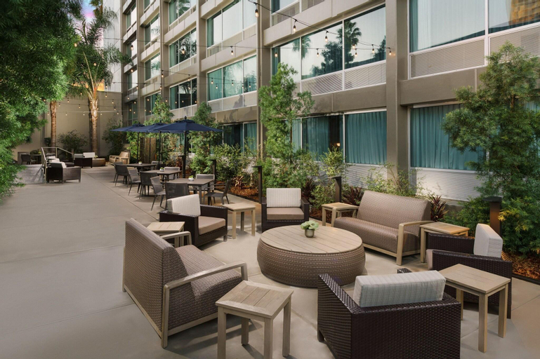 Public Area 3, Courtyard by Marriott Los Angeles Woodland Hills, Los Angeles