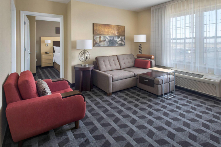 Bedroom 2, Towneplace Suites By Marriott Republic Airport Lon, Suffolk