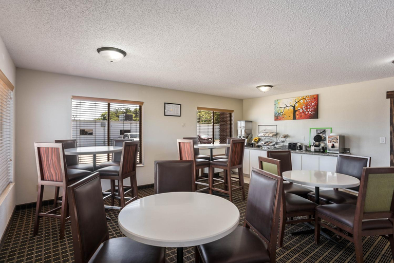 Others 3, Rodeway Inn Cedar Rapids Westdale, Linn