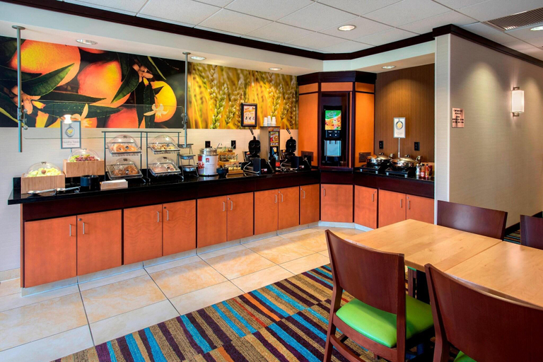 Food & Drinks 5, Fairfield Inn & Suites Verona, Oneida