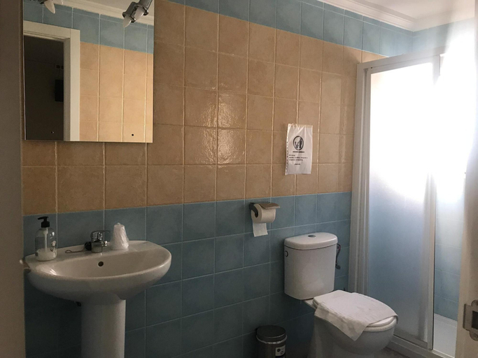 Bathroom 5, Village Ayamonte Rooms, Huelva