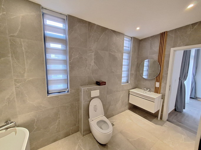 Bathroom 4, Victor Regents Residence, Accra