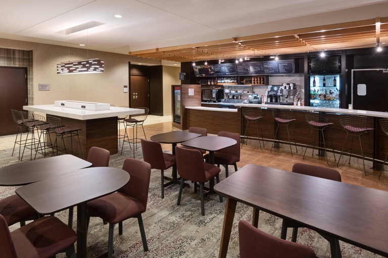 Food & Drinks 5, Courtyard Pittsburgh Washington/Meadow Lands, Washington