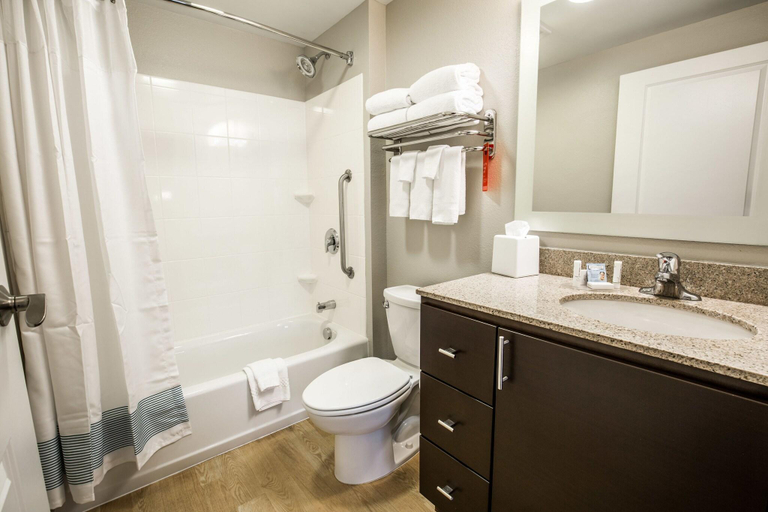 Bathroom 4, TownePlace Suites by Marriott, Belknap