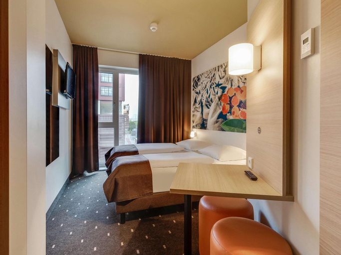 Bedroom 4, B&B Hotel Bremen-Überseestadt, Bremen