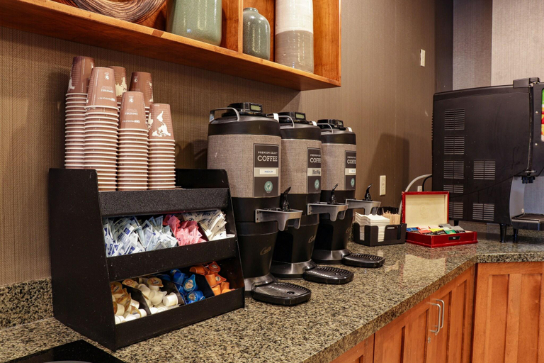 Food & Drinks 5, SpringHill Suites Baton Rouge North/Airport, East Baton Rouge