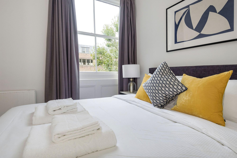 Bedroom 3, 3 Sloane Gardens by UnderTheDoormat, London