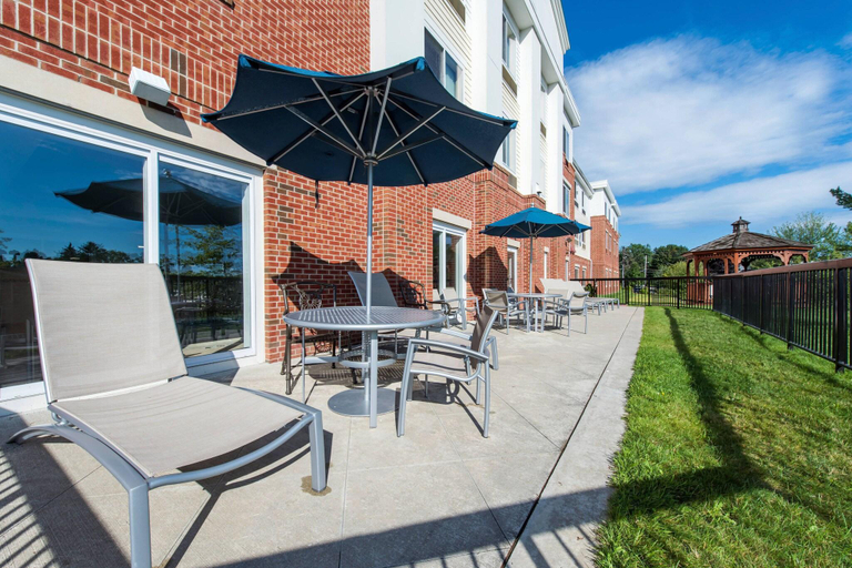 Sport & Beauty 5, SpringHill Suites by Marriott Boston Devens Common, Worcester