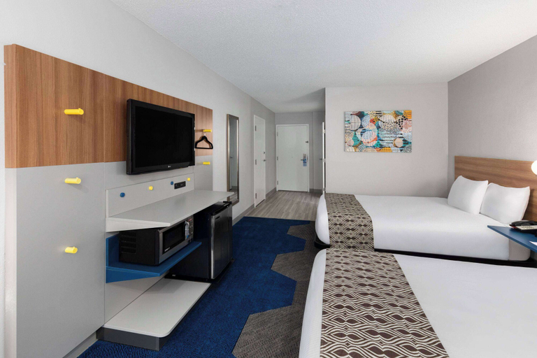 Bedroom 2, Microtel Inn by Wyndham Bowling Green, Warren