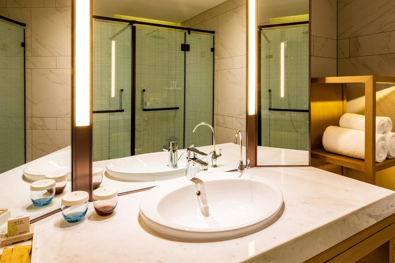 Bathroom 4, Jinjiang Metropolo Hotel Weihai Railway Station Branch, Weihai