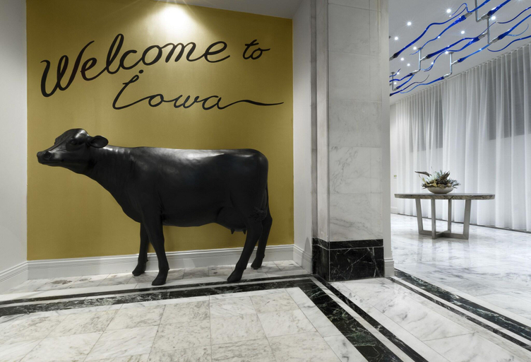 Public Area 4, The Current Iowa, Autograph Collection, Scott