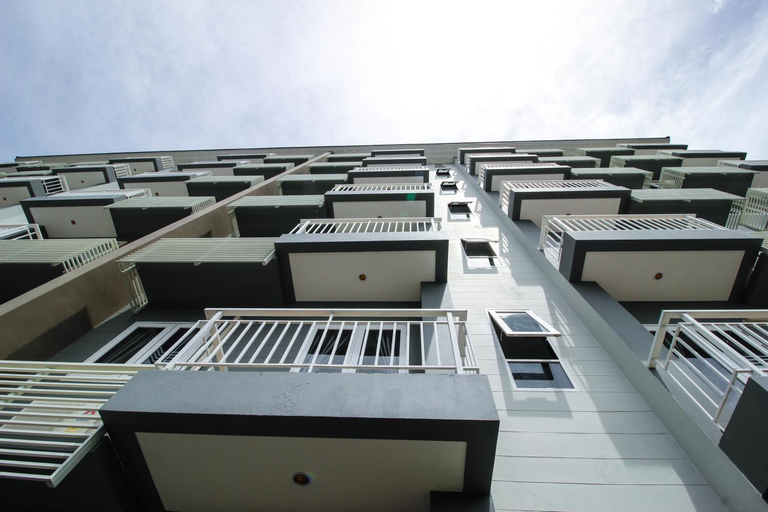 Exterior & Views 14