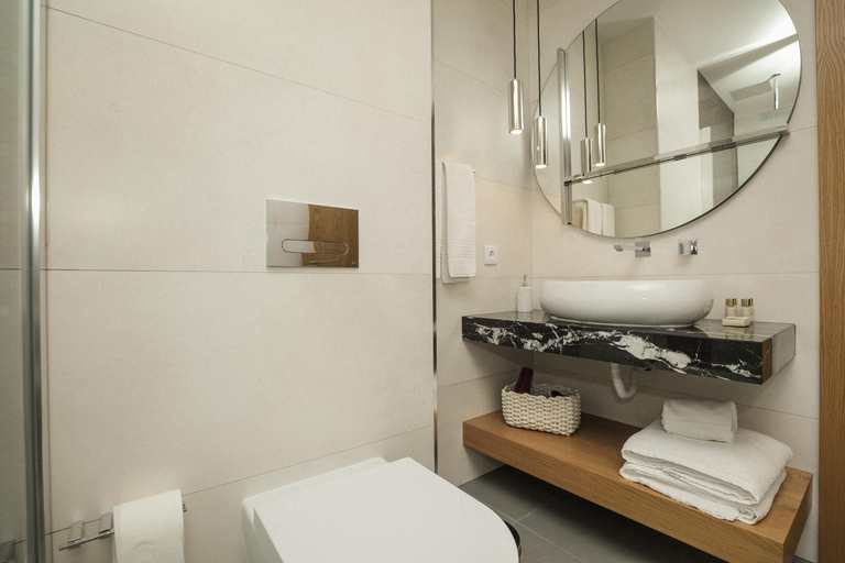 Bathroom 4, Mountain Whisper, Miranda do Corvo