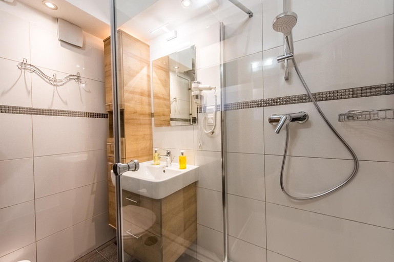 Bathroom 2, RentPlanet - Apartament Czecha, Lubań