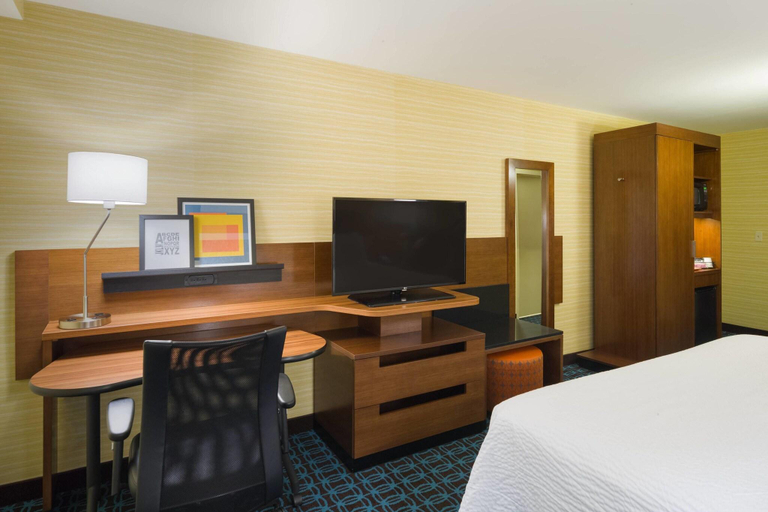 Bedroom 3, Fairfield Inn & Suites Paramus, Bergen