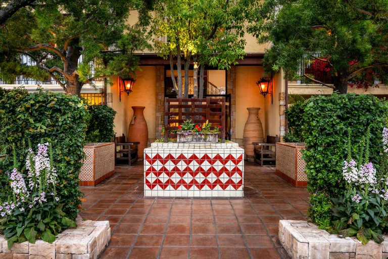 Exterior & Views 2, Hotel Pepper Tree Boutique Kitchen Studios, Orange