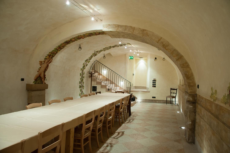 Others 4, Antico Albergo, Verona
