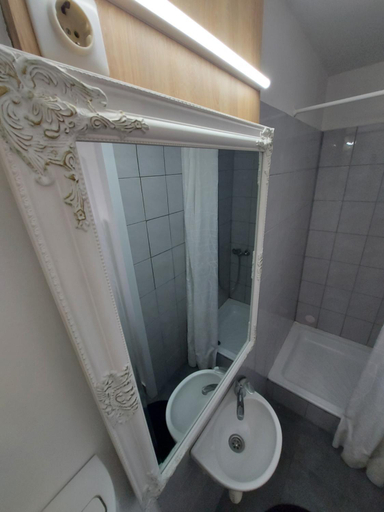 Bathroom 2, Family apartments, Novi Sad