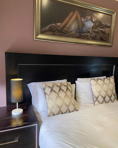 Others 4, Whitehouse Lodge Benoni, Ekurhuleni