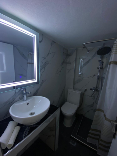 Bathroom 2, Uka apartment, Central Macedonia