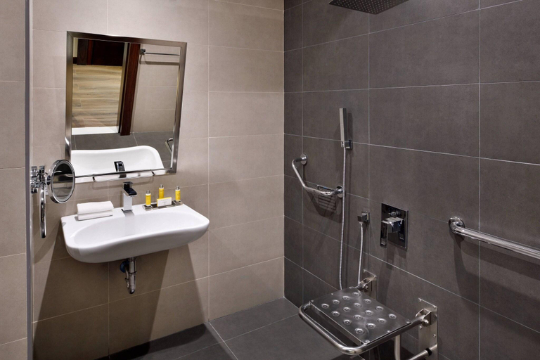 Bathroom 5, Riyadh Airport Marriott Hotel