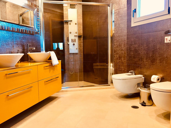 Bathroom 3, Villa Lydia, Ionian Islands