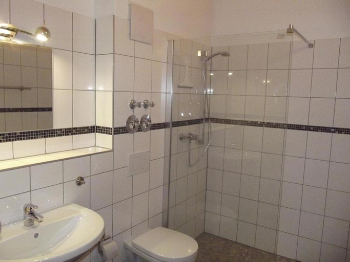 Bedroom 5, Gastehaus Hubertus Bad Aibling, Rosenheim
