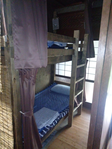 Bedroom 4, tebiro beach backpackers, Tatsugō