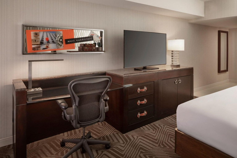 Bedroom 3, Renaissance Phoenix Downtown Hotel, Maricopa