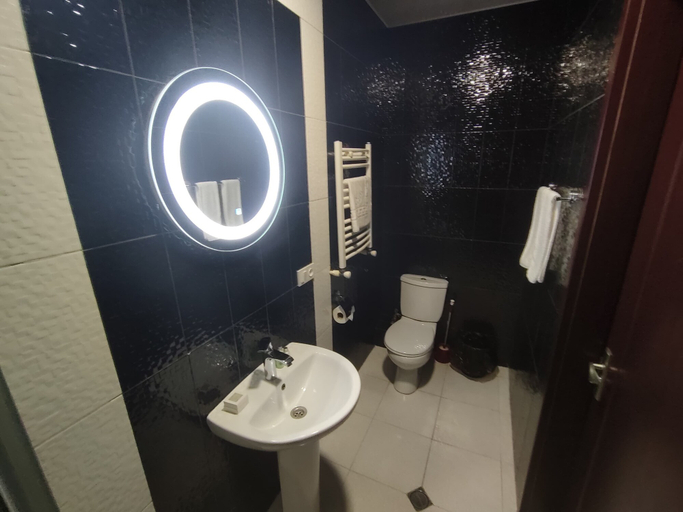 Bathroom 3, House Of Deja Vu, Tbilisi