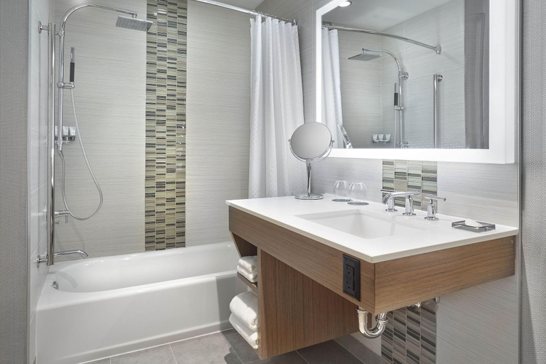 Bathroom 5, The Westin Calgary Airport, Division No. 6