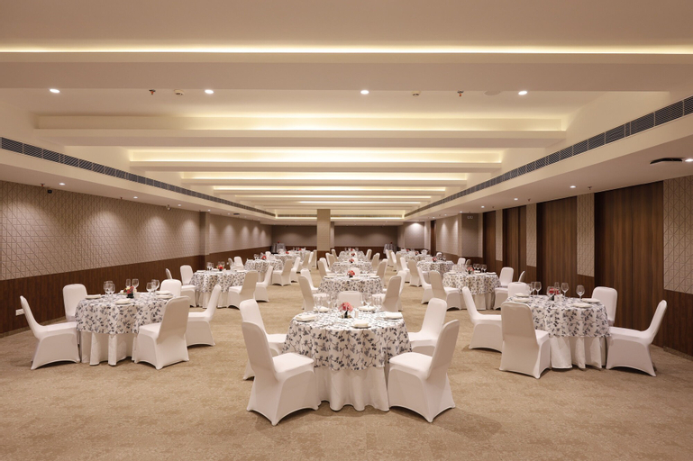 Business Facilities 8
