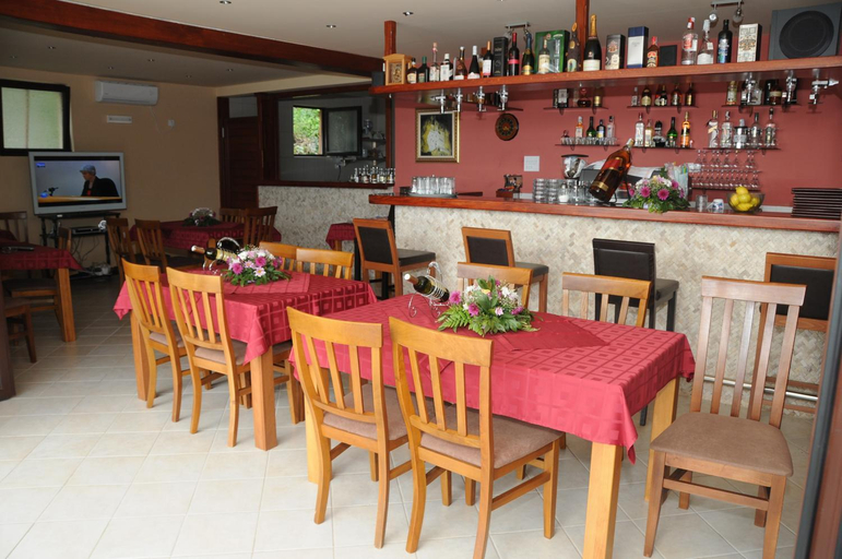 Food & Drinks 2, Apartments Dragisic